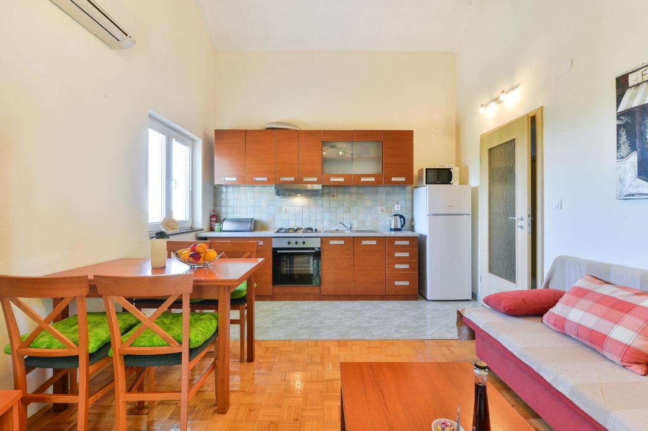 Family Friendly Apartments With A Swimming Pool Zadar - 18098 Экстерьер фото